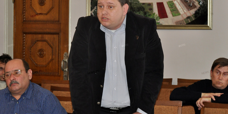 В кабинете главы Кривоозерской РГА провели обыск по делу о взятке