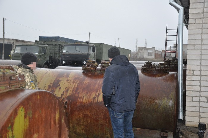 СБУ разоблачила схему разворовывания ГСМ в воинской части Николаевской области 1