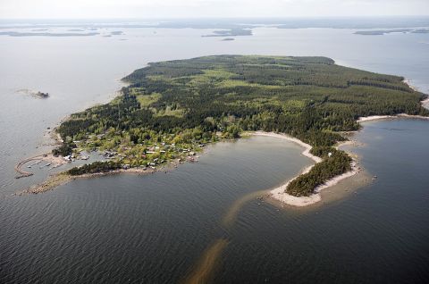 У берегов Финляндии "откроют" остров только для женщин: "чтобы не отвлекались от отдыха на мужчин" 1