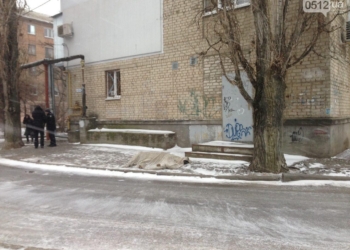 В Николаеве мужчина выбросился из окна