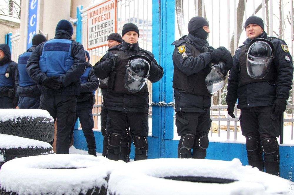 Титушки - востребованная "профессия". В Одессе сегодня захватили санаторий, на который претендует Минюст 5