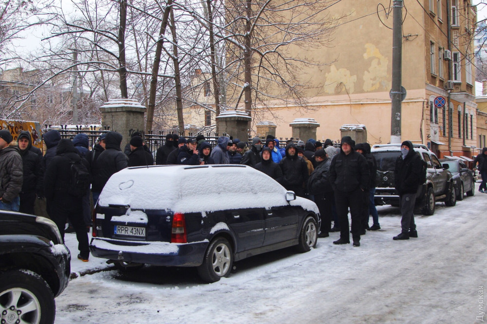 Титушки - востребованная "профессия". В Одессе сегодня захватили санаторий, на который претендует Минюст 9