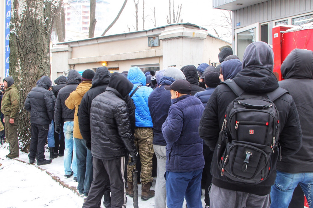 Титушки - востребованная "профессия". В Одессе сегодня захватили санаторий, на который претендует Минюст 3