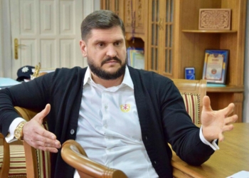 Губернатор Николаевщины заявляет, что на него давят в вопросе Николаевского аэропорта