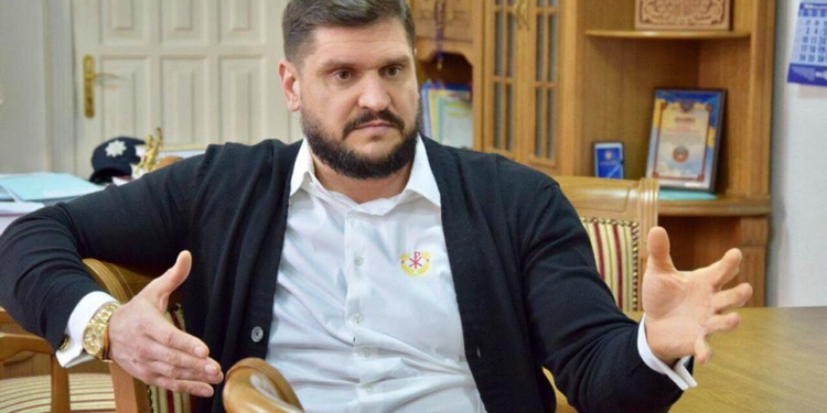 Губернатор Николаевщины заявляет, что на него давят в вопросе Николаевского аэропорта