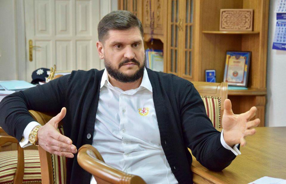 Николаевский волонтер обвинил губернатора Савченко в причастности к самоубийству директора аэропорта 3