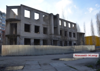 Депутатов Николаевского горсовета начали вызывать в «органы» из-за покупки недостроя банка «Столица» на Намыве
