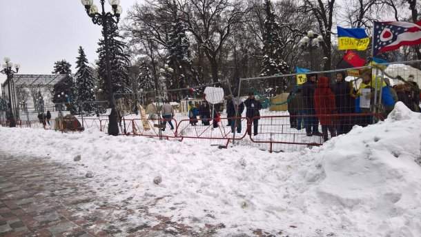 В Киеве Нацгвардия штурмует палаточный городок под зданием Верховной Рады 1