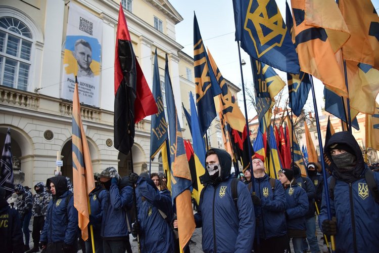 Во Львове провели факельное шествие под антипольскими лозунгами 5