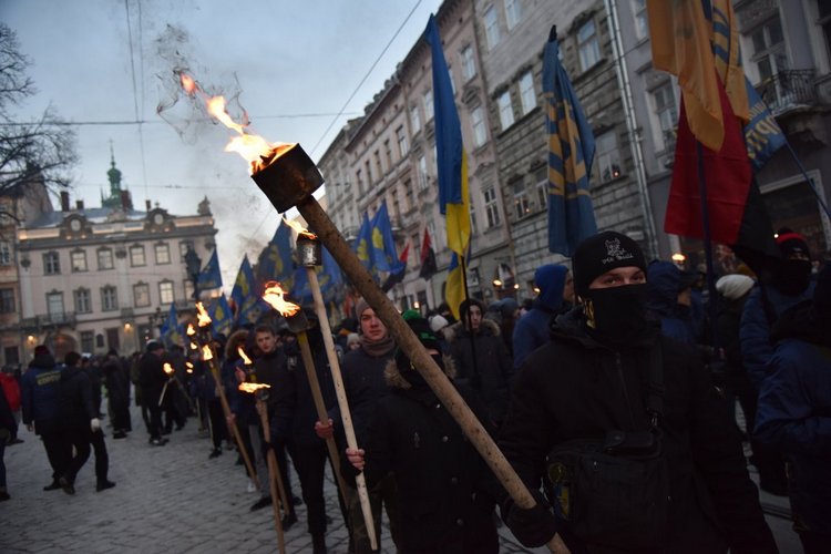 Во Львове провели факельное шествие под антипольскими лозунгами 3