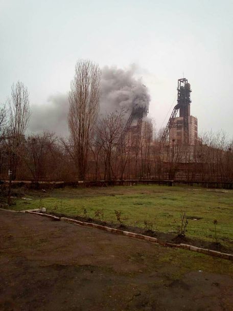 В Запорожской области в результате возгорания в шахте пострадали шесть шахтеров 3