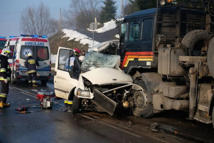 В Польше автобус с украинцами попал в ДТП, есть погибшие 2