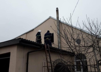 А ведь могло рвануть: на Николаевщине в одном из СВТ загорелся гараж, где было 2 газовых баллона