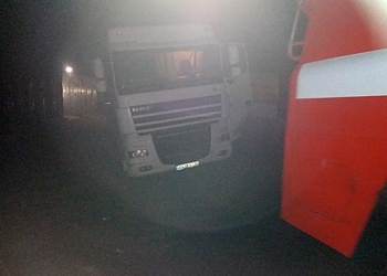 В Николаевской области в грязи застрял молоковоз