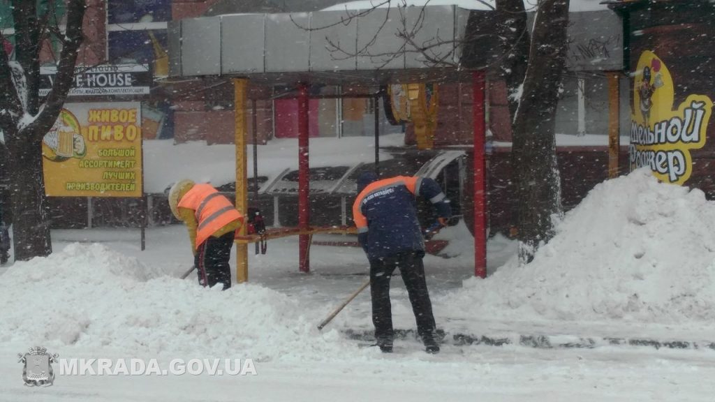 Такого снегопада Николаев не видел с 2014 года: высота снежного покрова достигает 17,9 см 1