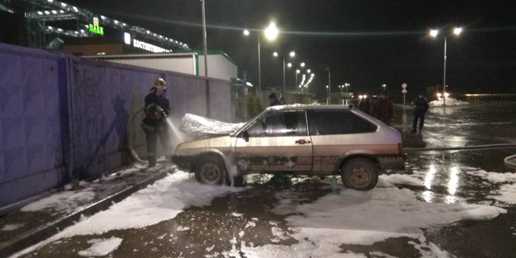 У Константиновки горела «восьмерка». Тушили спасатели и военные