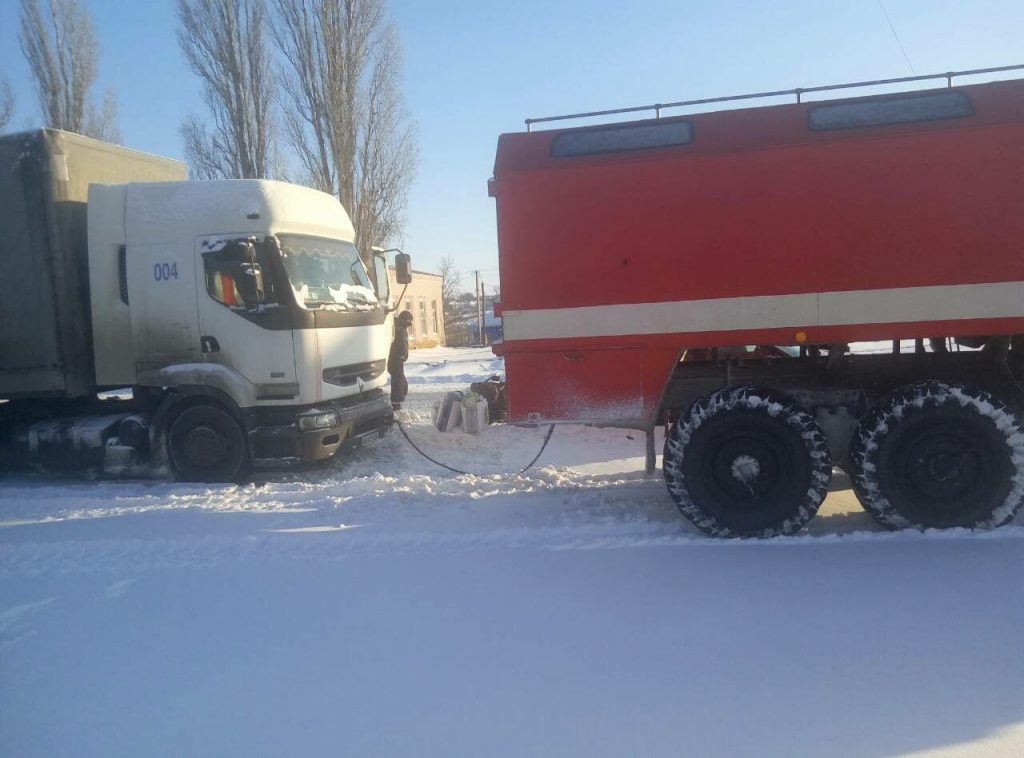 За сутки на Николаевщине спасатели достали из кюветов и сугробов 16 авто и помогли добраться к больным и в больницу двум «скорым» 4