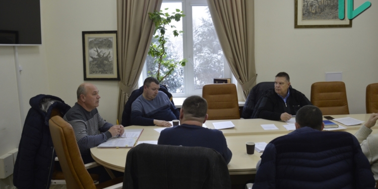 Бюджетная комиссия не поддержала передачу «Могилянке» недостроя на 3-й Слободской – мнения депутатов разделились