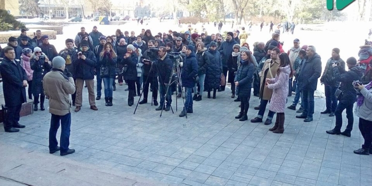 В Николаеве начали сбор подписей за отставку губернатора Савченко