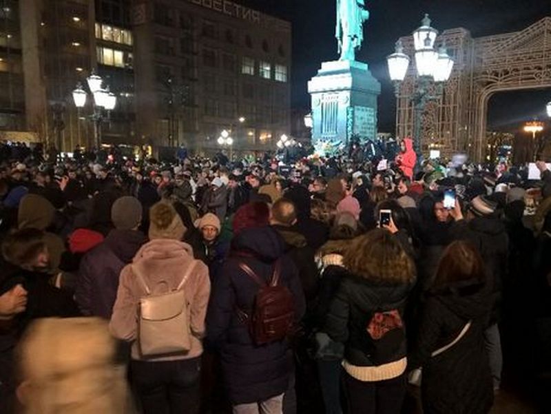 В столице России прошли две акции в память о погибших в Кемерово 1