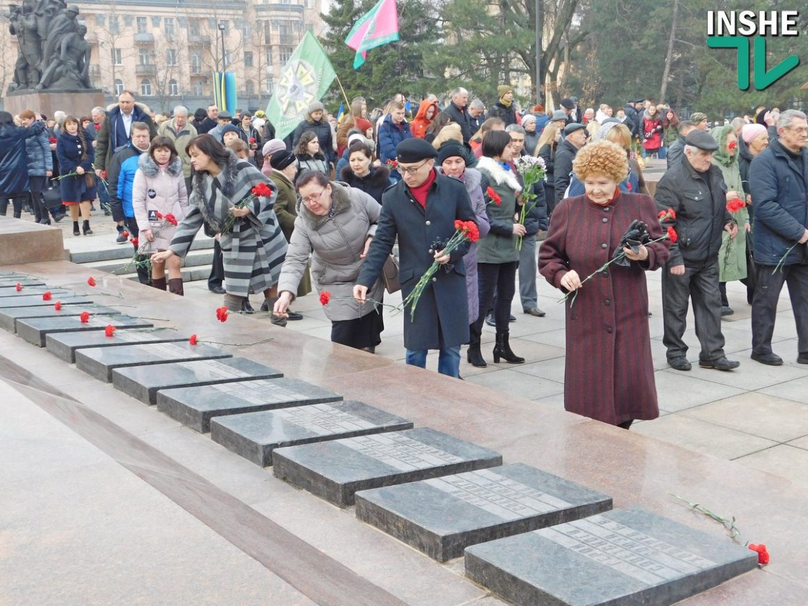 День освобождения Николаева от немецко-фашистских захватчиков отметили возложением цветов к Вечному огню 23