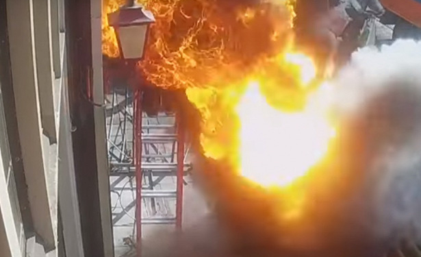 В Амстердаме из-под земли пробился огненный столб: 25 тысяч домов остались без электроэнергии