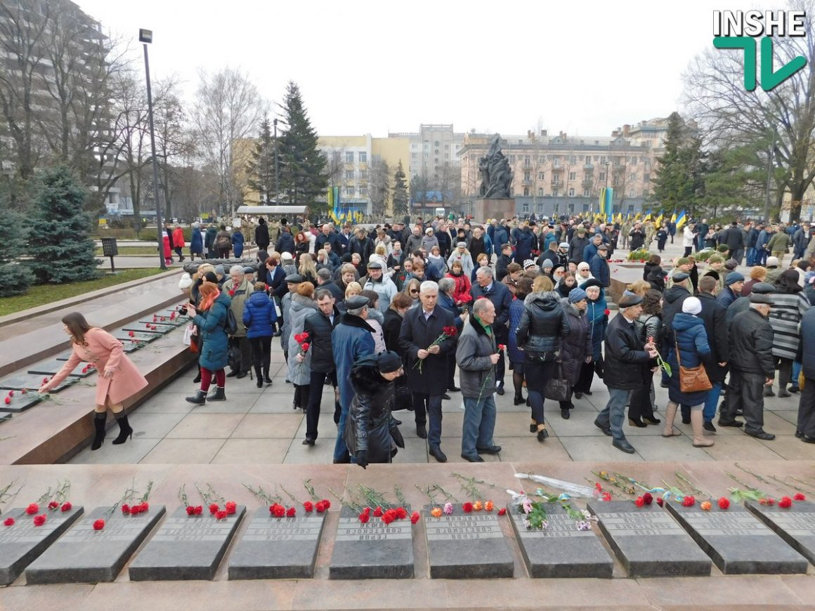 День освобождения Николаева от немецко-фашистских захватчиков отметили возложением цветов к Вечному огню 25