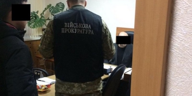 В Запорожской области задержали налоговика, вымогавшего взятку в 250 тыс грн