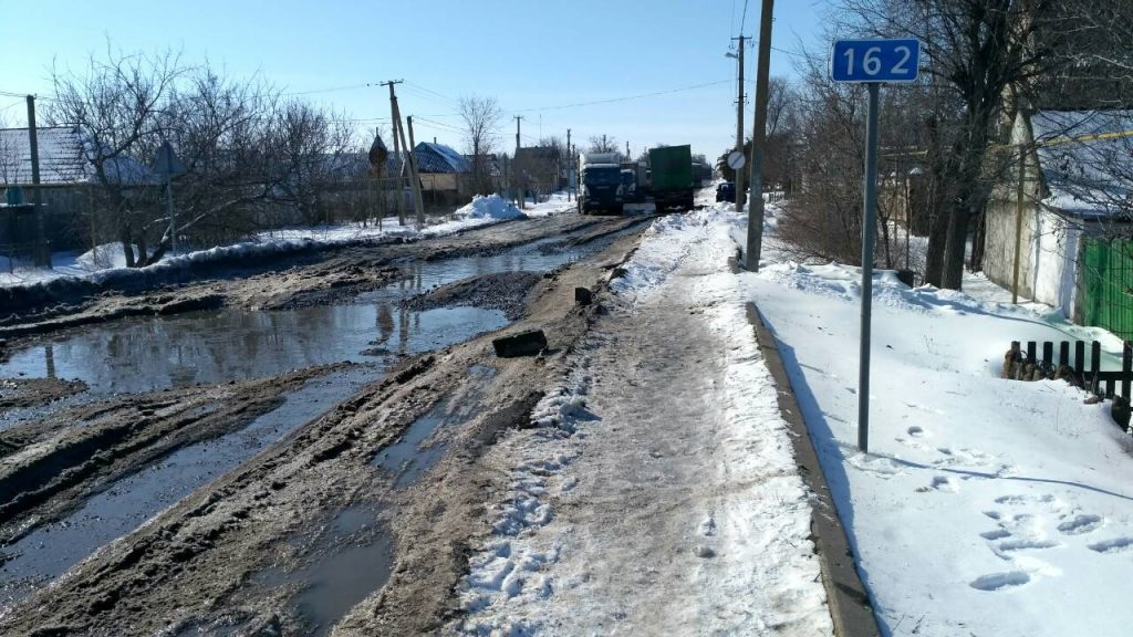 Не соскочат? В Николаеве дырявые дороги должны восстановить после снега ремонтники - за свой счет 7