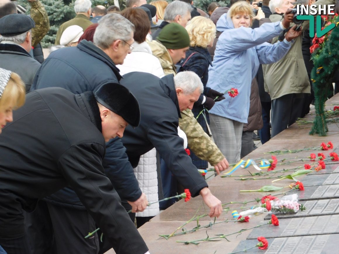 День освобождения Николаева от немецко-фашистских захватчиков отметили возложением цветов к Вечному огню 27