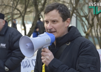 Воспитанники, их родители и тренеры ДЮСШ «Зоря» потребовали уволить директора спорткомплекса