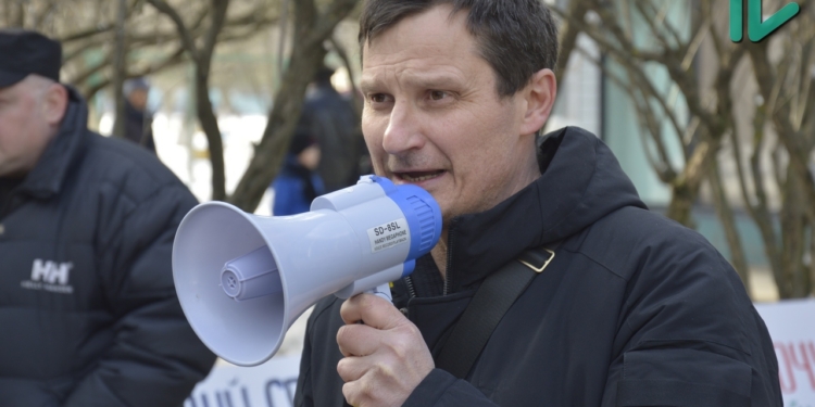 Воспитанники, их родители и тренеры ДЮСШ «Зоря» потребовали уволить директора спорткомплекса