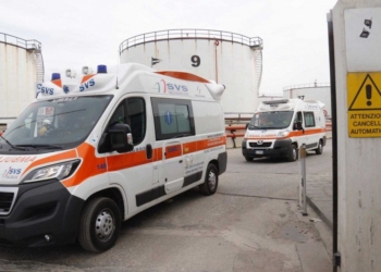 В итальянском порту взорвалась цистерна с метилацетатом. Погибли 2 рабочих