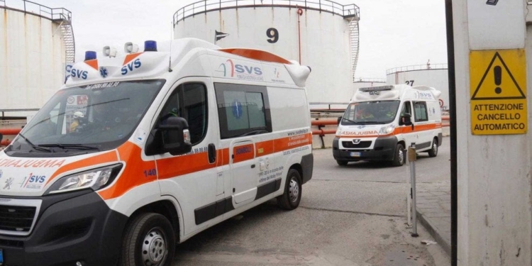 В итальянском порту взорвалась цистерна с метилацетатом. Погибли 2 рабочих