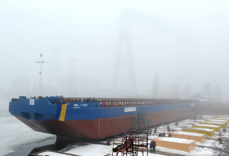 На судостроительном заводе «НИБУЛОН» впервые спущено на воду судно длиной 101 метр 5