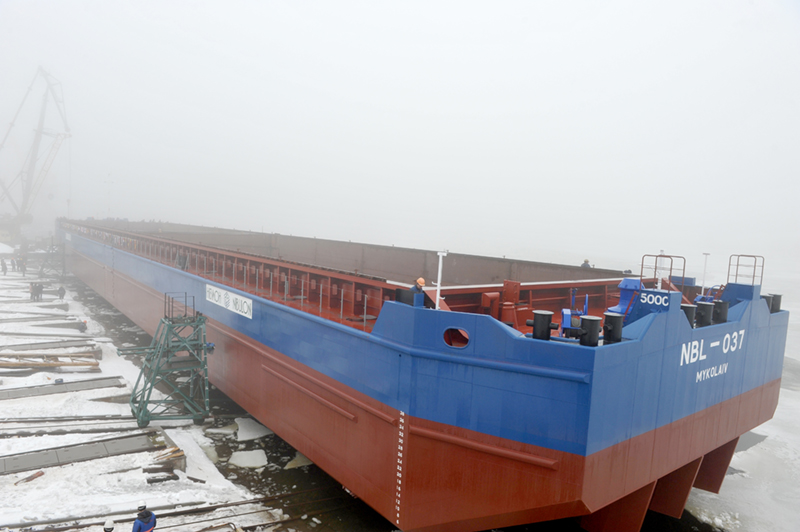 На судостроительном заводе «НИБУЛОН» впервые спущено на воду судно длиной 101 метр 7