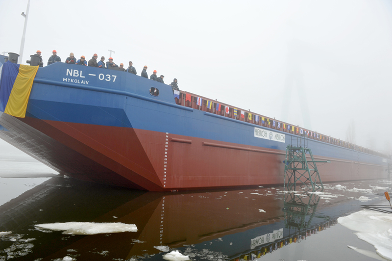 На судостроительном заводе «НИБУЛОН» впервые спущено на воду судно длиной 101 метр 9