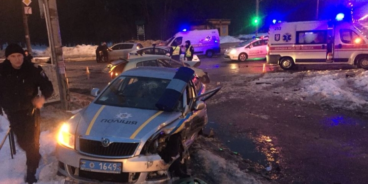 Сегодня ночью пострадали 5 полицейских – в Киеве и Ровно преступники пошли на таран полицейских авто