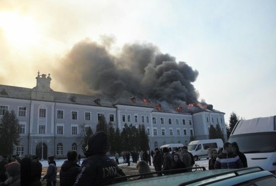 Во Львовской области сгорел бывший коллегиум иезуитов