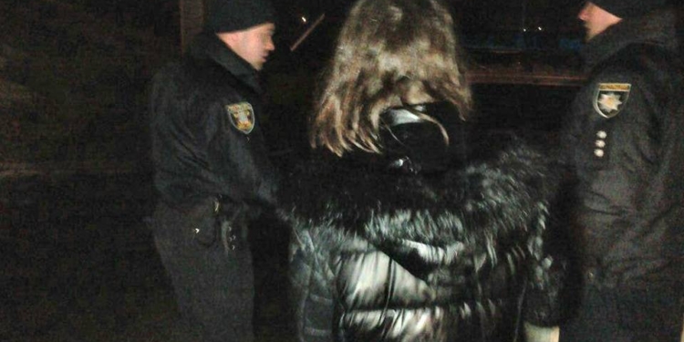 В центре Николаева пьяная женщина бросила своего грудного ребенка в реку