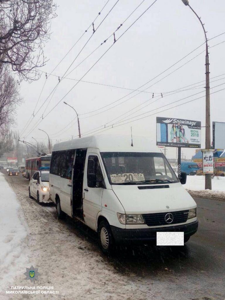 В Николаеве пьяного водителя маршрутки удалось задержать благодаря пассажирам 3