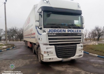 Возле Николаева пьяный дальнобойщик пытался дать взятку патрульным