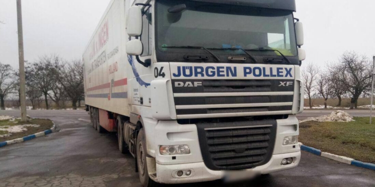 Возле Николаева пьяный дальнобойщик пытался дать взятку патрульным