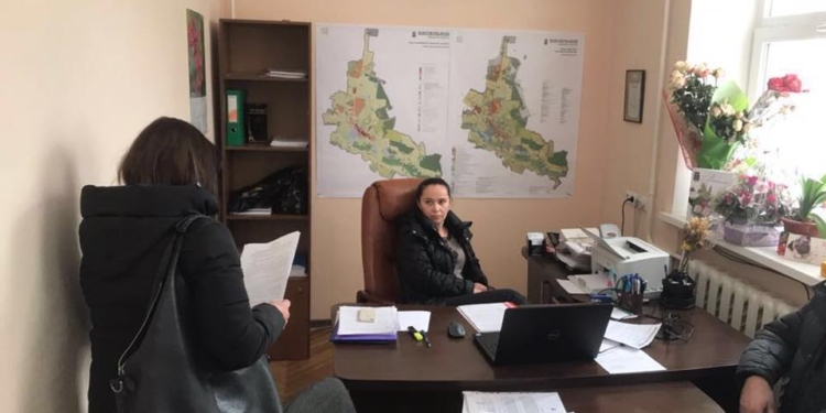 Просто порядок цифр. Под Киевом архитектору дали $10 тыс. взятки, начальнику ГАСИ – 300 тыс.грн.