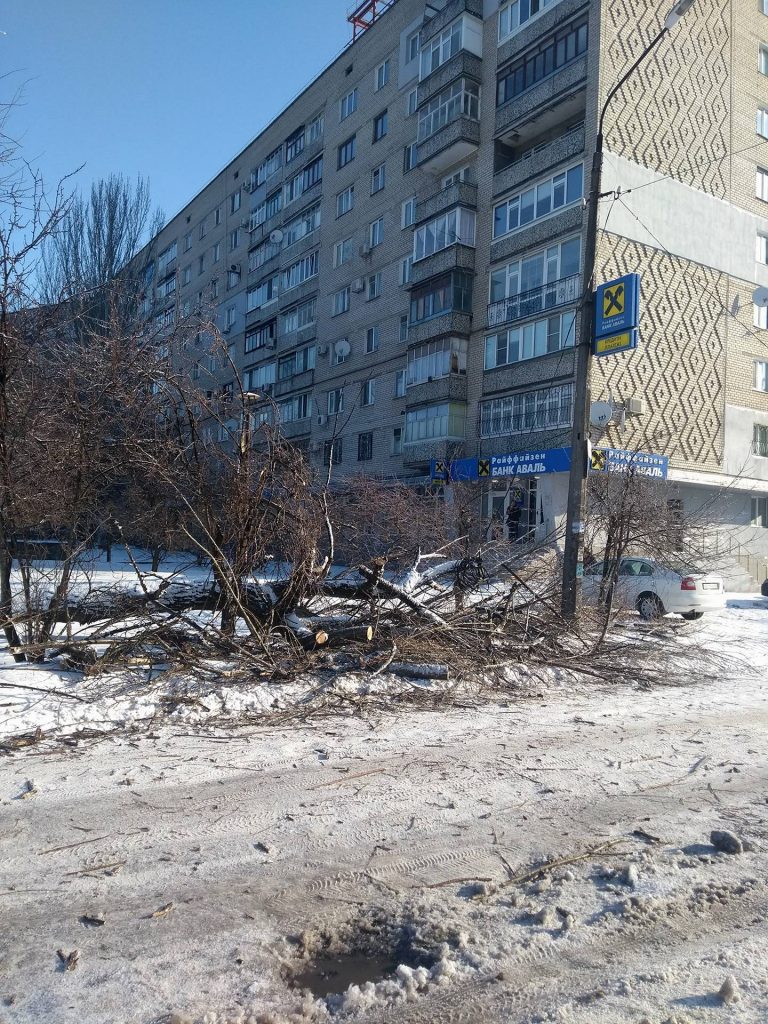 Непогода в Николаеве. Всю ночь чистили трамвайные пути, на дороги высыпали 150 тонн соли 2