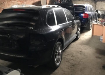 Прокуратура раскрыла схему нелегального импорта Porsche Cayenne в Украину