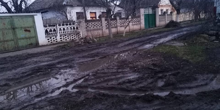 Жительница Николаева попросила заасфальтировать улицу Танкистов в Широкой Балке: Она соответствует названию