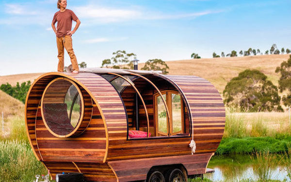 Почти дом хоббита, но меньше. Но на колесах