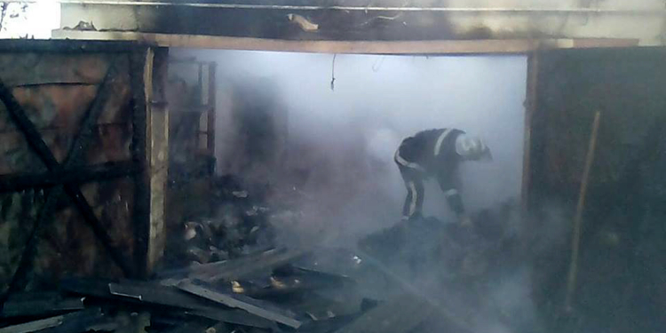 В Южноукраинске горела квартира, в Веселиновском районе – гараж