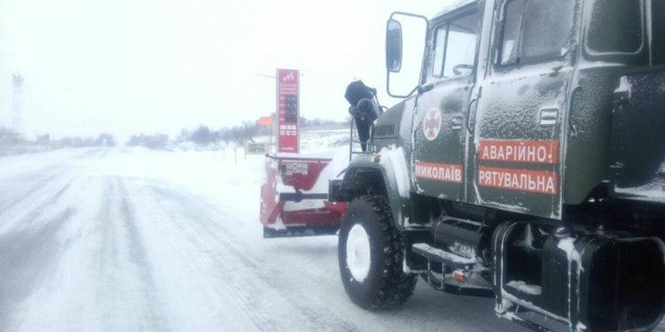 Самый сложный участок трассы – от Николаева до Коблево: заносы на дороге достигают в некоторых местах 2 метров